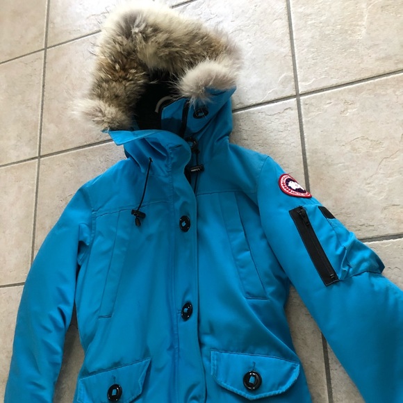 Authentic Canada Goose Montebello Parka - Picture 5 of 16